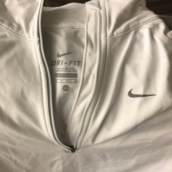 Nike Dry Fit 3/4 zip pullover - Picture 4 of 4
